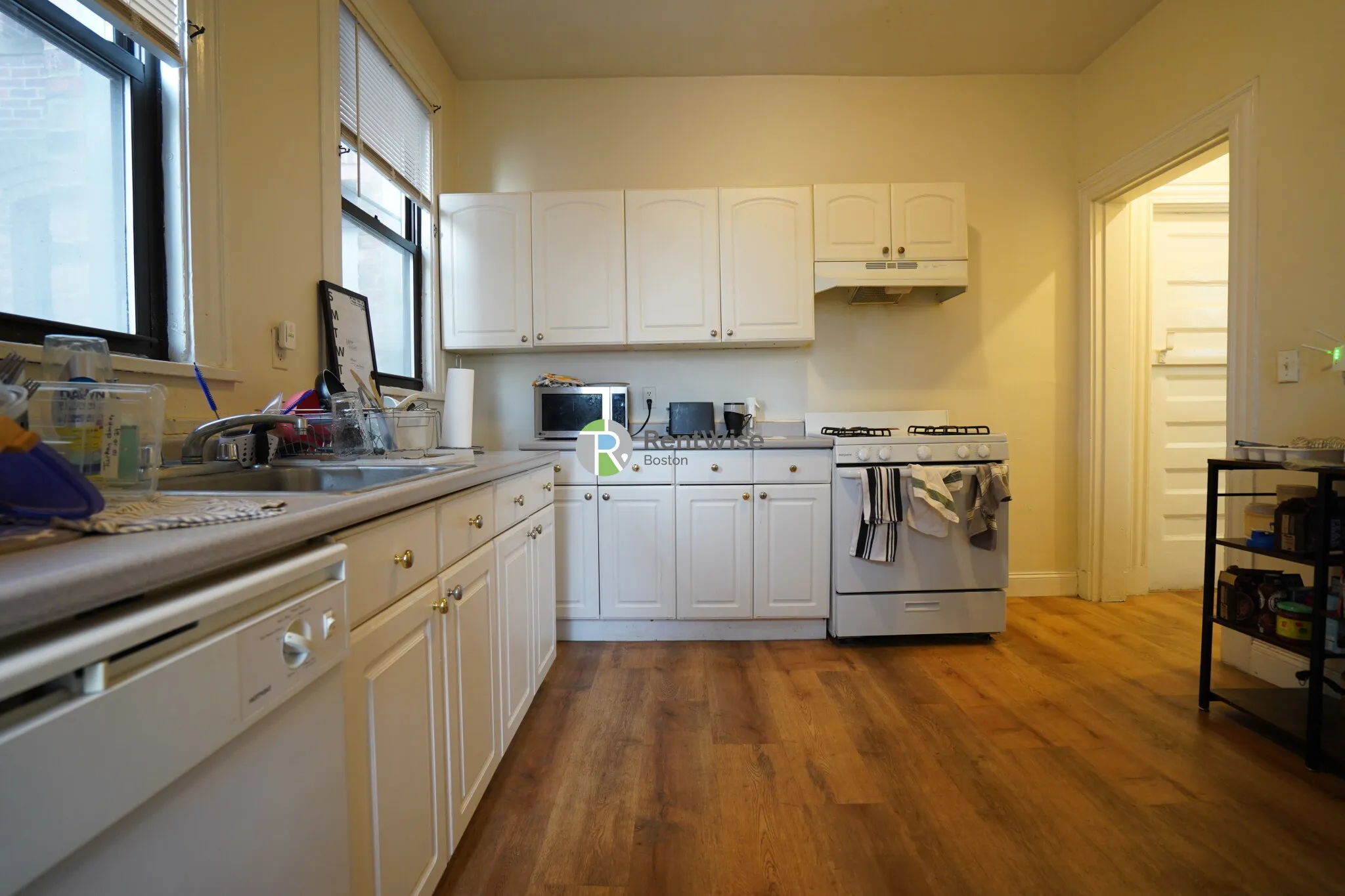 4 bed, 1.5 bath apartment for rent at 72 Gardner St Unit C2, Allston — photo 17 of 20