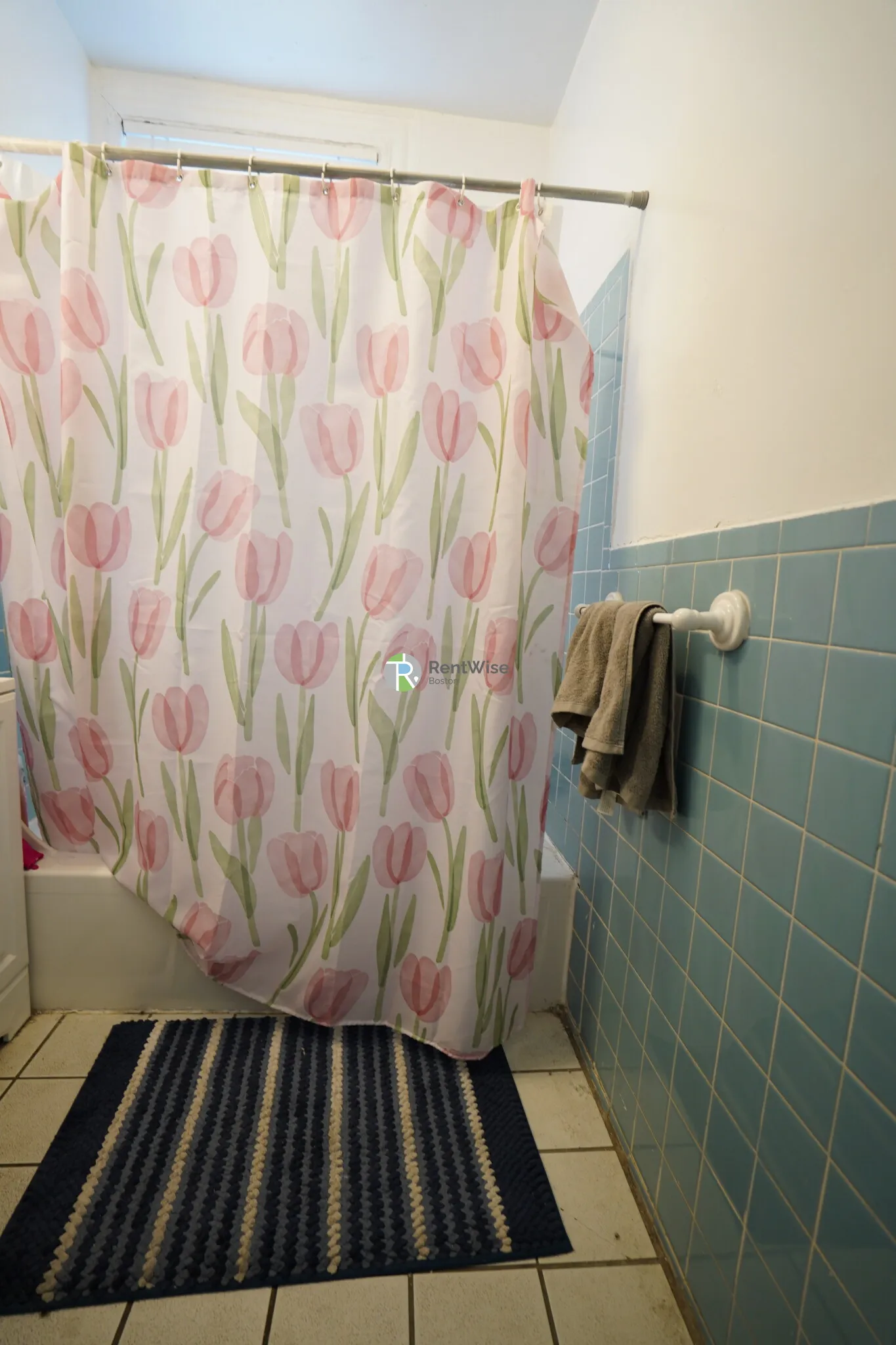 4 bed, 1.5 bath apartment for rent at 72 Gardner St Unit C2, Allston — photo 12 of 20