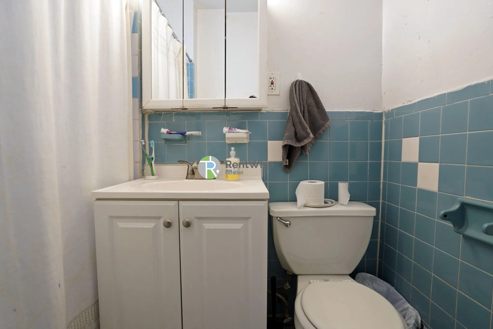4 bed, 1.5 bath apartment for rent at 72 Gardner St Unit D1, Allston — photo 15 of 29