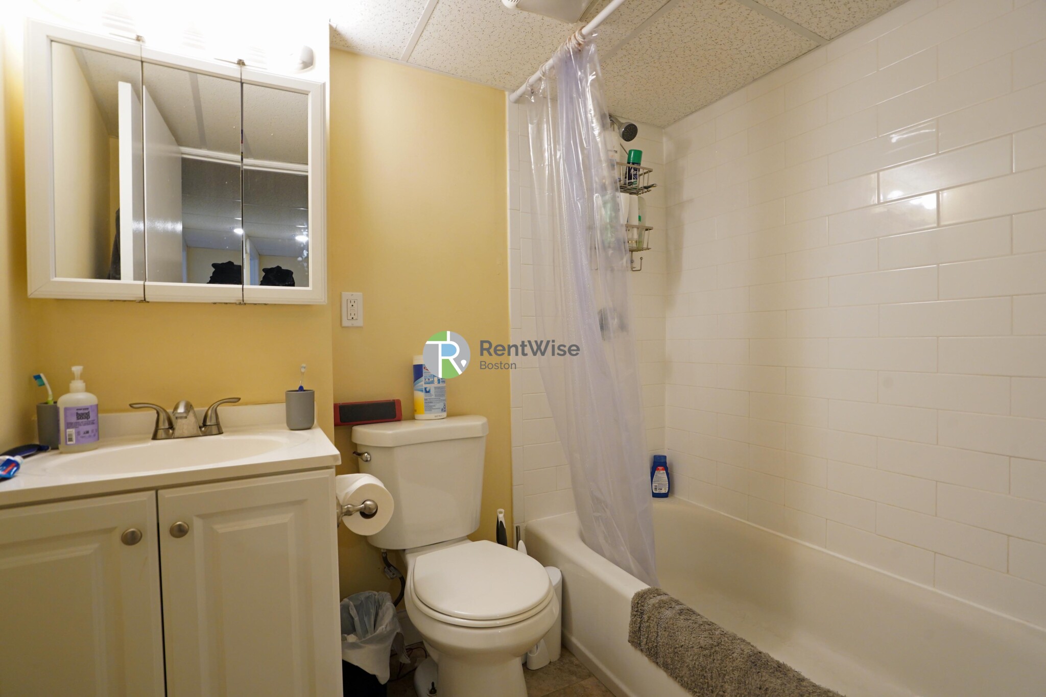 3 bed, 1 bath apartment for rent at 72 Gardner St Unit Fa, Allston — photo 1 of 24
