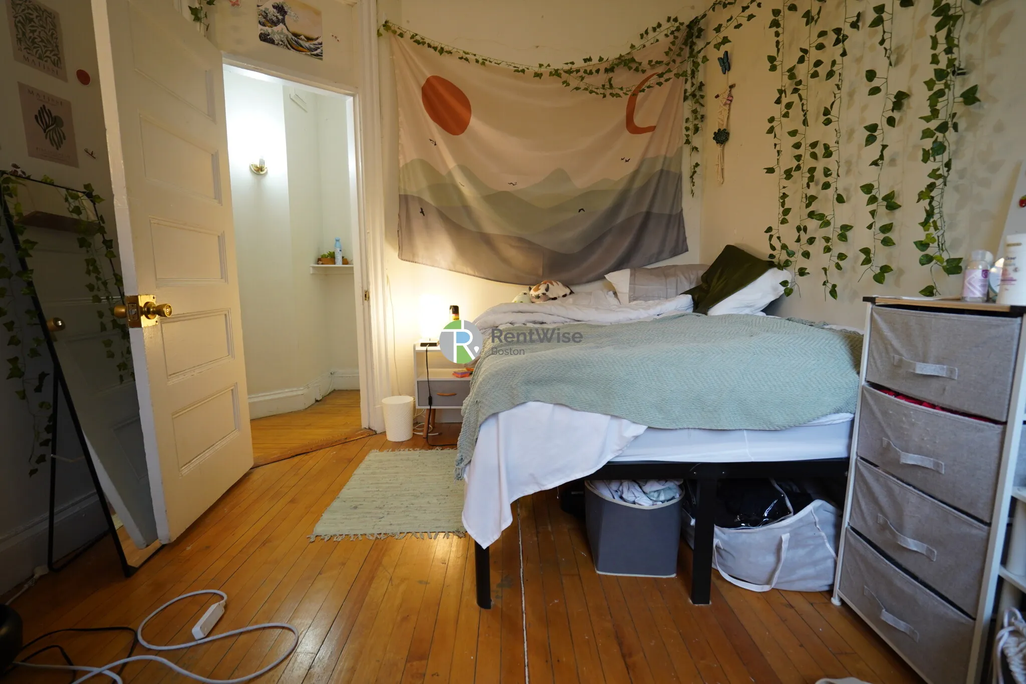 4 bed, 1.5 bath apartment for rent at 72 Gardner Ter Unit C2, Allston — photo 14 of 20