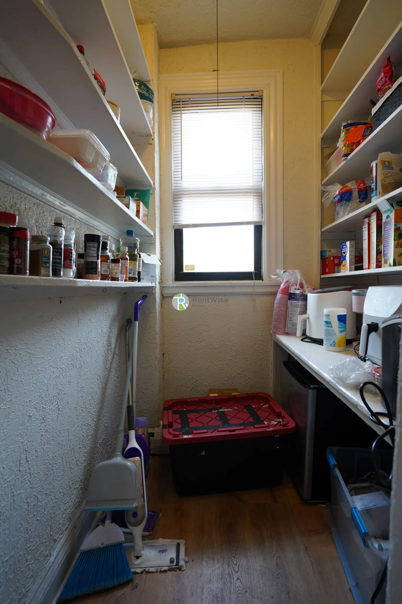 4 bed, 1.5 bath apartment for rent at 72 Gardner Ter Unit C2, Allston — photo 16 of 20