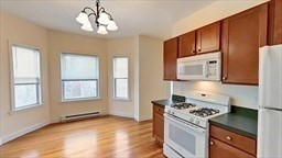 3 bed, 1 bath apartment for rent at 72 Grampian Way Unit 2, Dorchester — photo 3 of 27