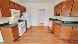 3 bed, 1 bath apartment for rent at 72 Grampian Way Unit 2, Dorchester — photo 2 of 27
