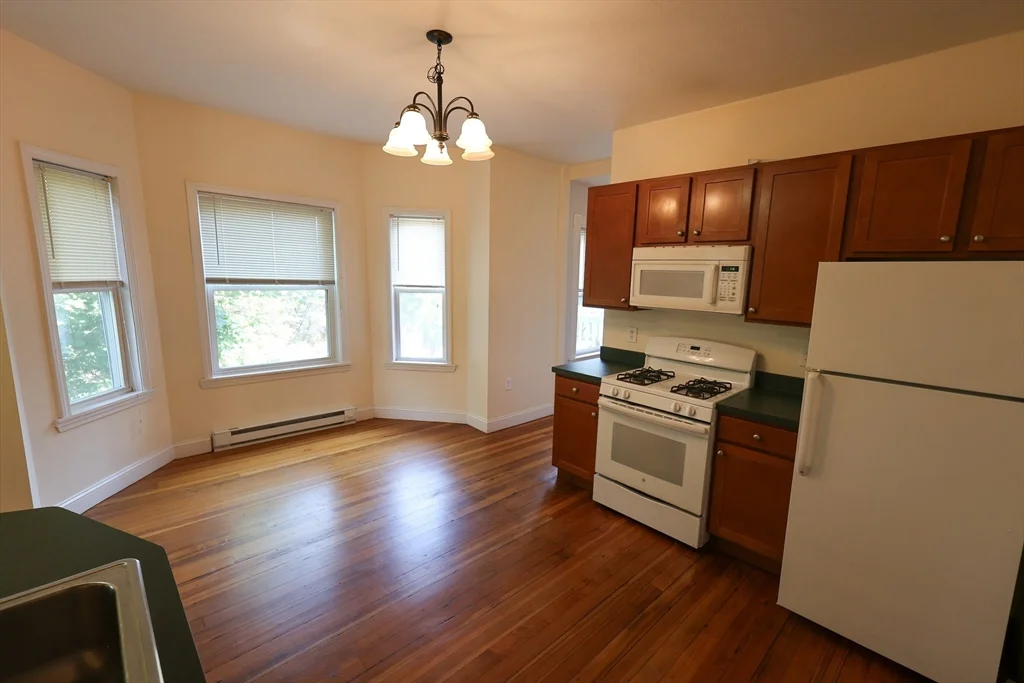 2 bed, 1 bath apartment for rent at 72 Grampian Way Unit 2B, Dorchester — photo 6 of 22