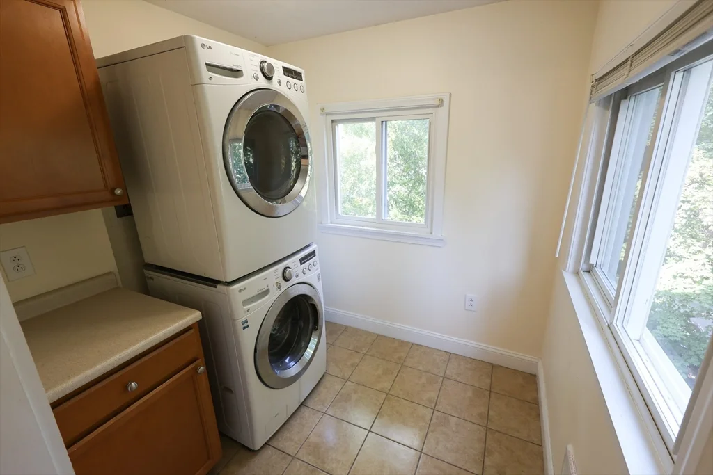 2 bed, 1 bath apartment for rent at 72 Grampian Way Unit 2B, Dorchester — photo 4 of 22