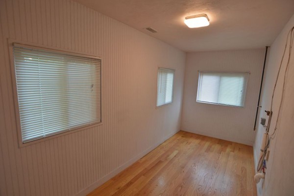 2 bed, 1 bath apartment for rent at 72 Grampian Way Unit 3, Dorchester — photo 5 of 10