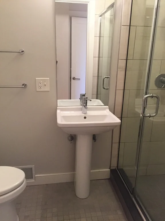 2 bed, 2 bath apartment for rent at 72 Hamilton St Unit 4, Cambridgeport — photo 8 of 9