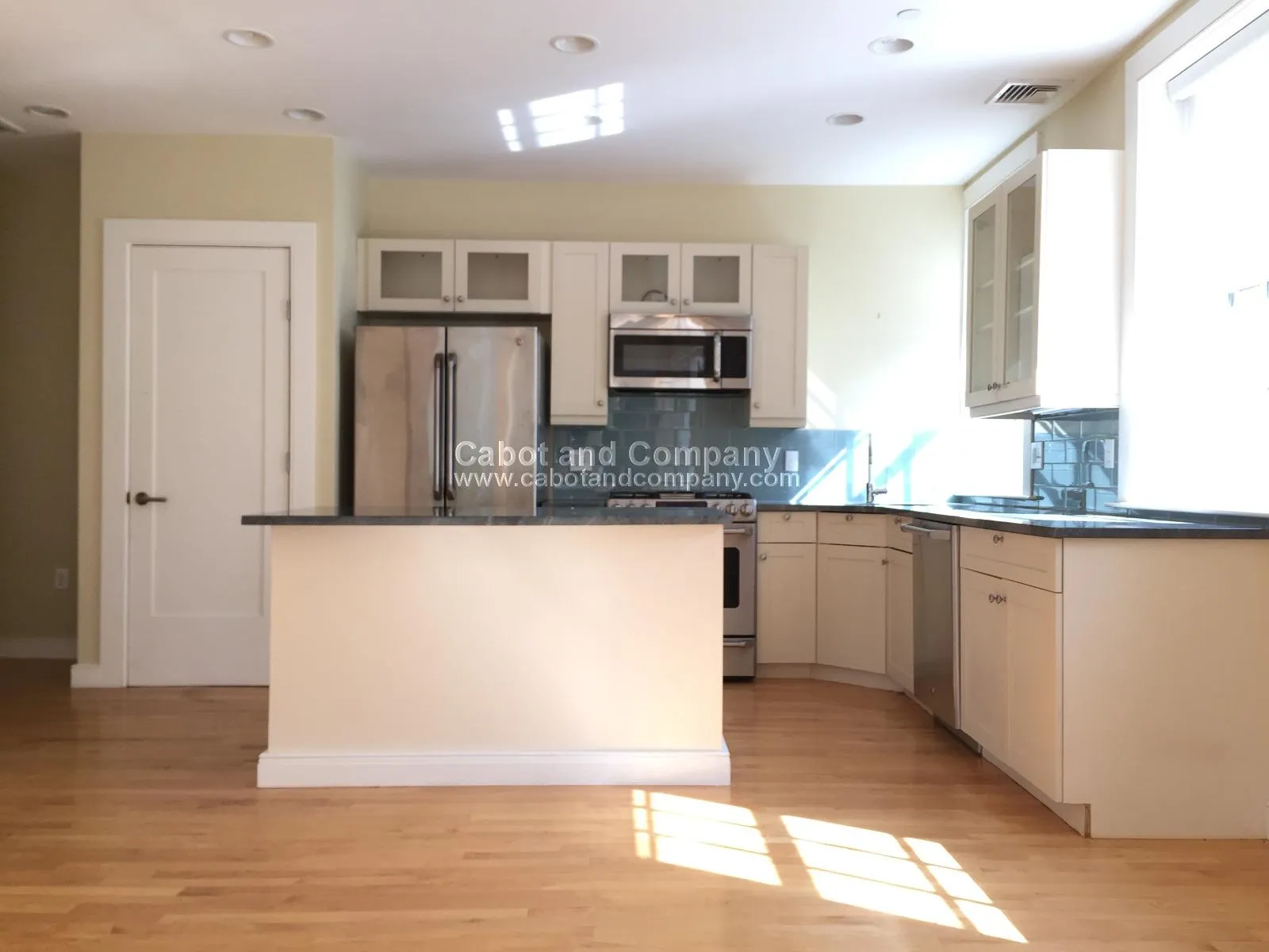 2 bed, 2.5 bath apartment for rent at 72 Hamilton St Unit 7A, Cambridgeport — photo 3 of 10
