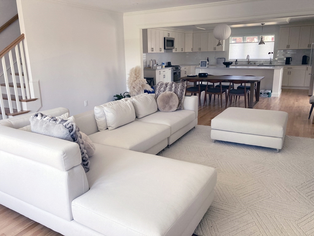 4 bed, 2 bath apartment for rent at 72 Holland Unit 72, Winchester — photo 3 of 18