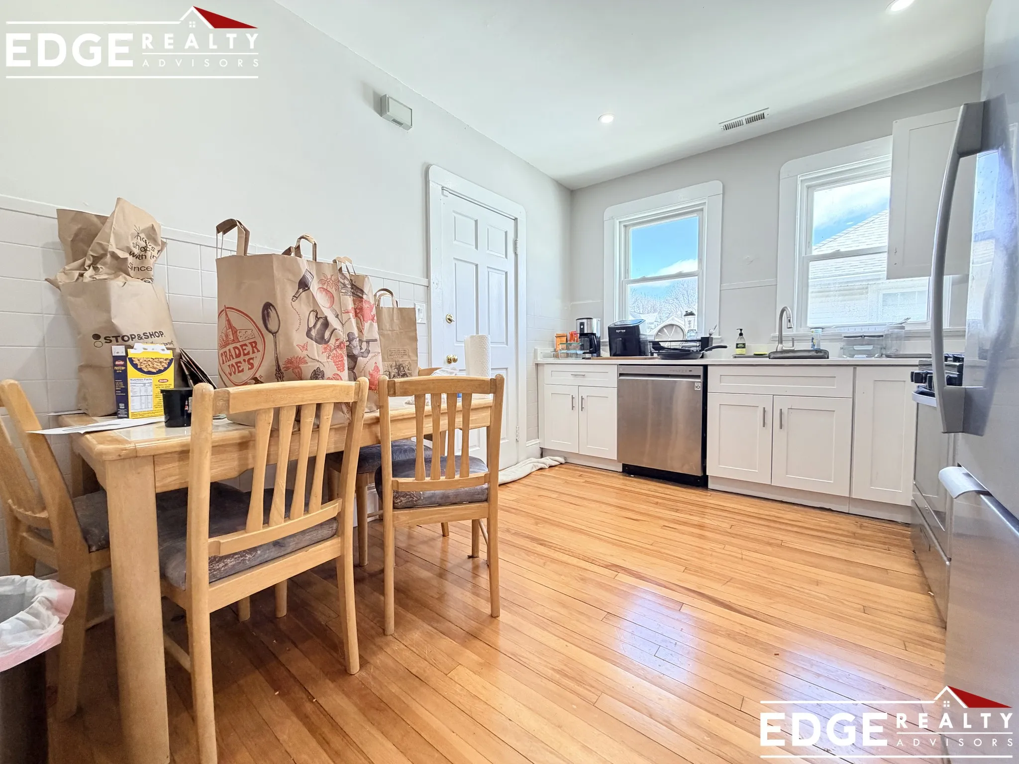 4 bed, 2 bath apartment for rent at 72 Hunnewell Ave Unit 2, Brighton — photo 2 of 13