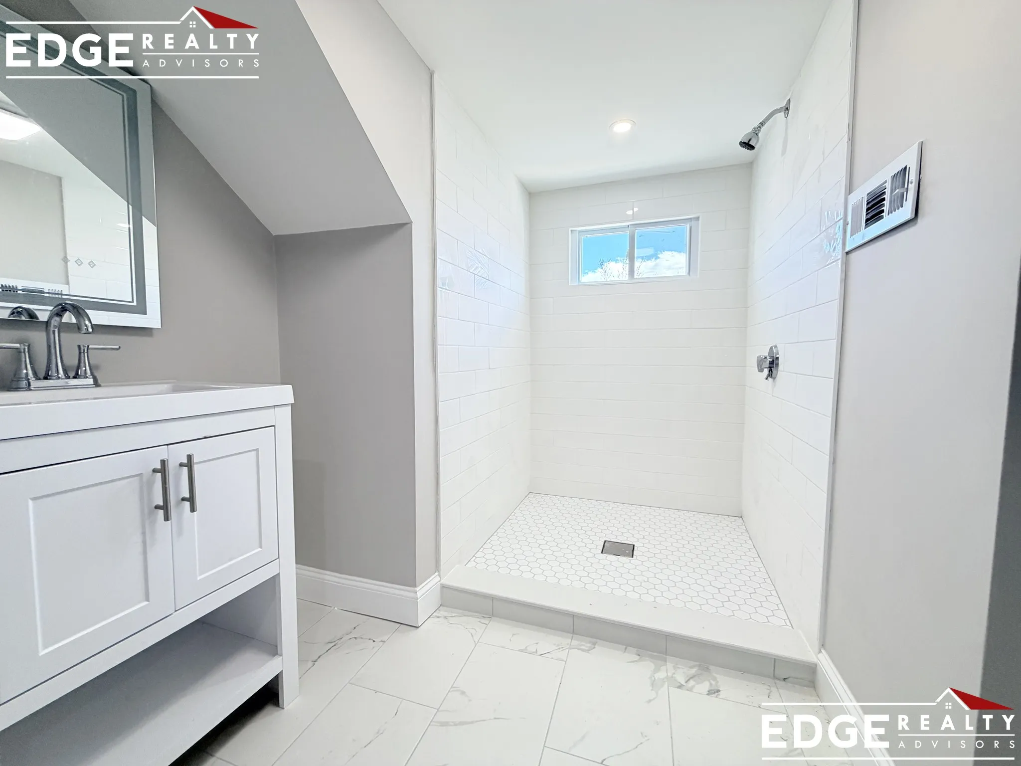 4 bed, 2 bath apartment for rent at 72 Hunnewell Ave Unit 2, Brighton — photo 11 of 13