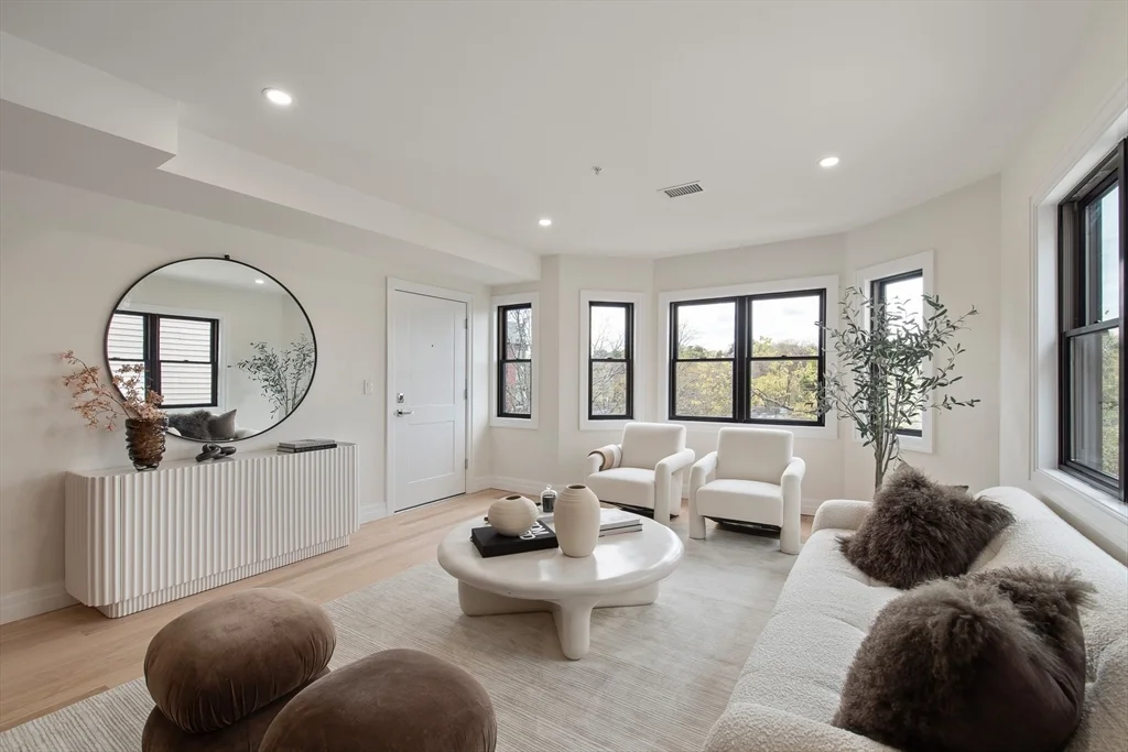 3 bed, 3 bath apartment for rent at 72 Hyde Park Ave Unit 5 & 6, Jamaica Plain — photo 3 of 24