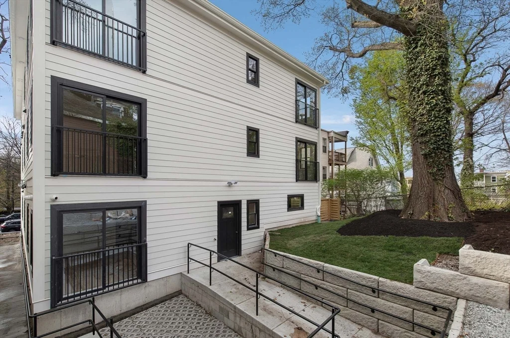 3 bed, 3 bath apartment for rent at 72 Hyde Park Ave Unit 5 & 6, Jamaica Plain — photo 23 of 24