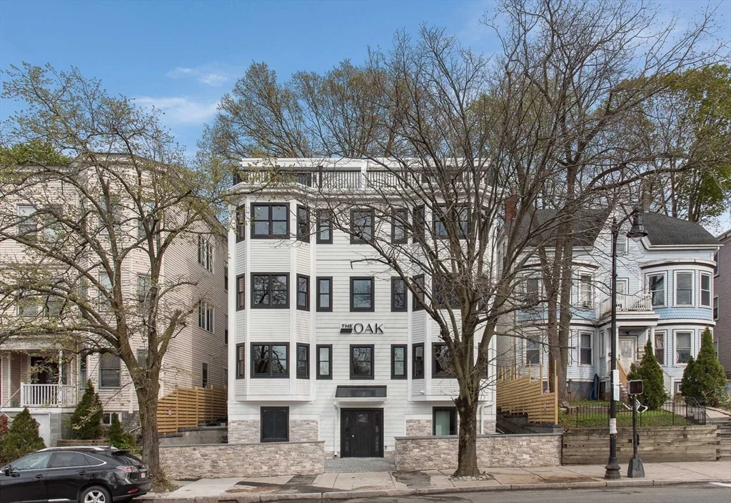 3 bed, 3 bath apartment for rent at 72 Hyde Park Ave Unit 5 & 6, Jamaica Plain — photo 1 of 24