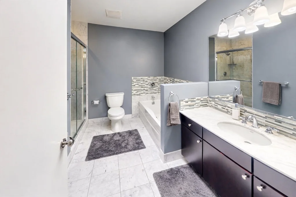 3 bed, 2 bath apartment for rent at 72 Kent St Unit 72, Brookline Village — photo 10 of 11