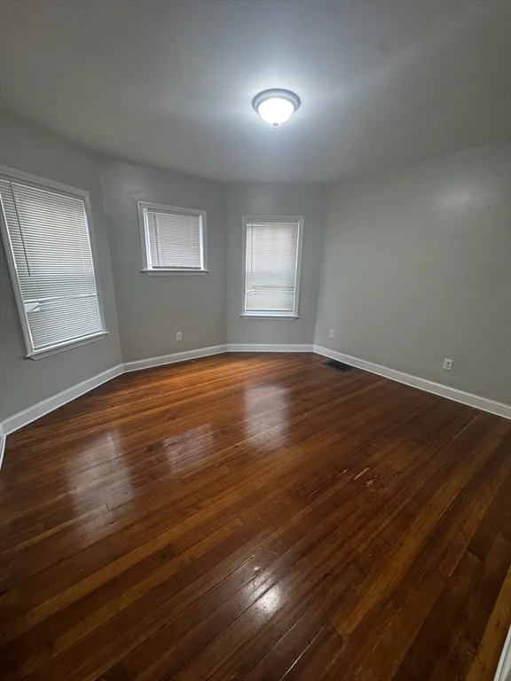 3 bed, 1 bath apartment for rent at 72 Kingsdale St Unit 1, Dorchester — photo 3 of 8