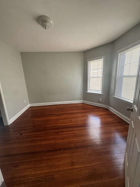 3 bed, 1 bath apartment for rent at 72 Kingsdale St Unit 1, Dorchester — photo 2 of 8