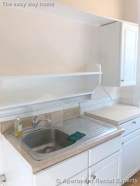 2 bed, 1 bath apartment for rent at 72 Kirkland St Unit 1, Harvard Square — photo 4 of 22
