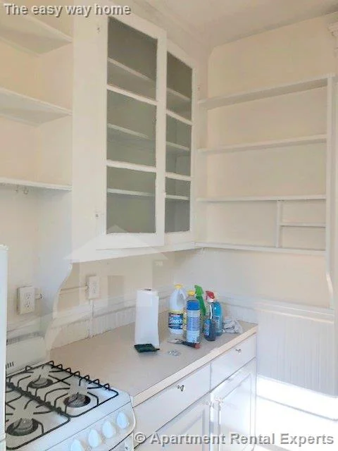 2 bed, 1 bath apartment for rent at 72 Kirkland St Unit 1, Harvard Square — photo 5 of 22