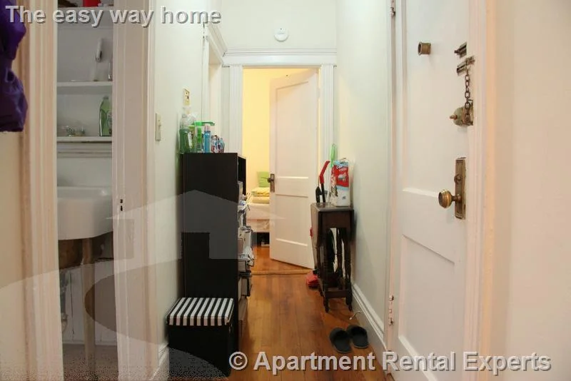 1 bed, 1 bath apartment for rent at 72 Kirkland St Unit 4, Harvard Square — photo 4 of 6