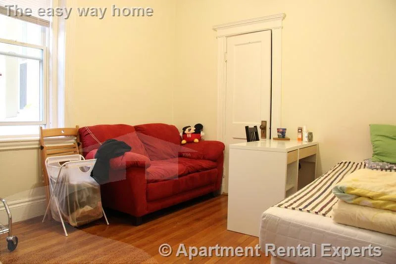 1 bed, 1 bath apartment for rent at 72 Kirkland St Unit 4, Harvard Square — photo 5 of 6