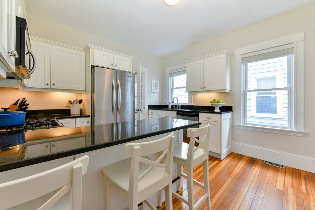 2 bed, 1 bath apartment for rent at 72 Lexington Ave Unit 1, Davis Square — photo 8 of 17
