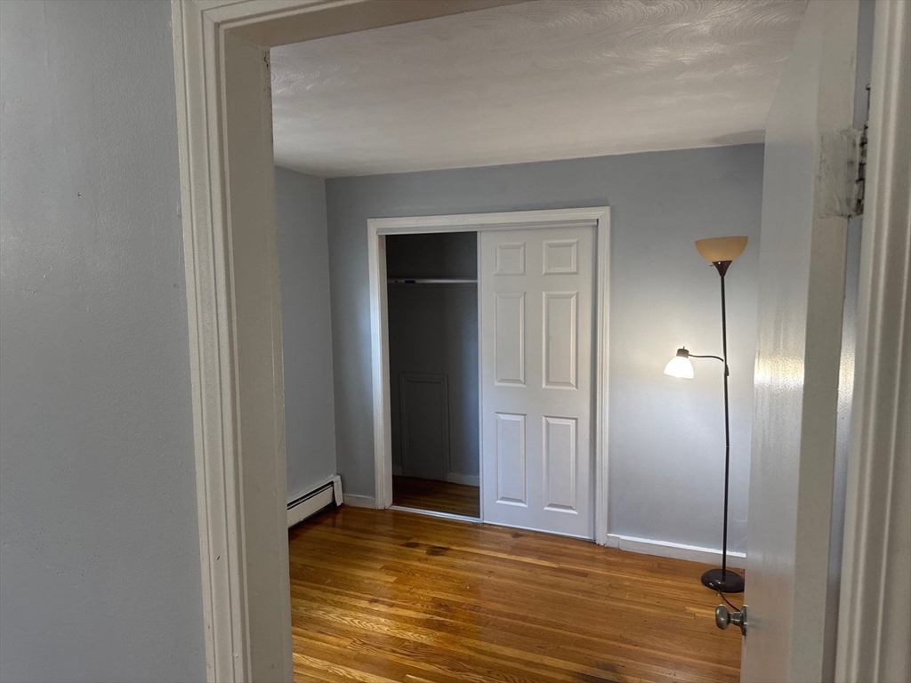 3 bed, 1 bath apartment for rent at 72 Longfellow Rd Unit 1, Worcester — photo 8 of 14