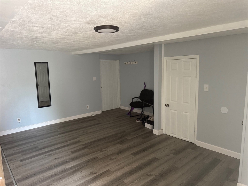 3 bed, 1 bath apartment for rent at 72 Longfellow Rd Unit 1, Worcester — photo 12 of 14