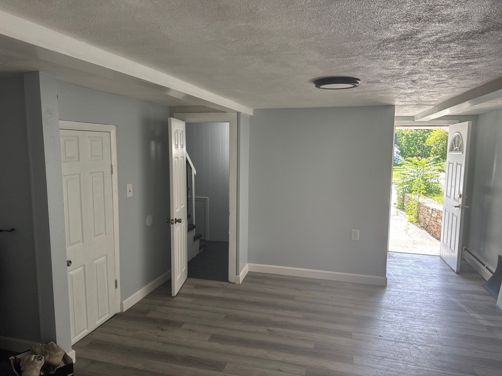 3 bed, 1 bath apartment for rent at 72 Longfellow Rd Unit 1, Worcester — photo 11 of 14