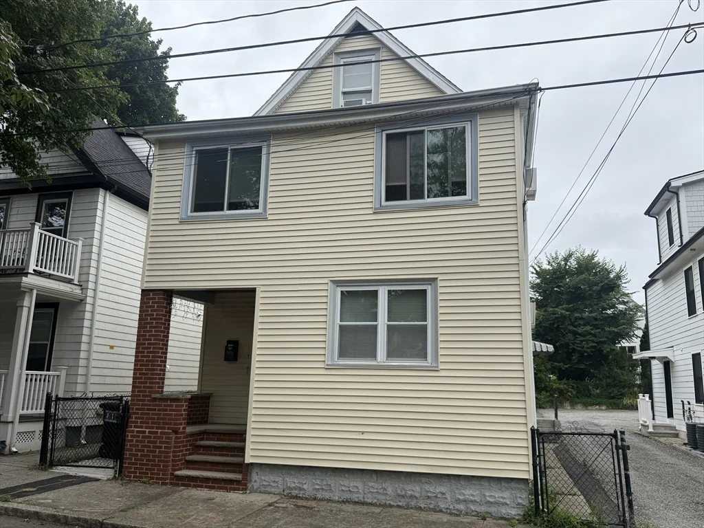 2 bed, 1 bath apartment for rent at 72 Moreland St Unit 2, Winter Hill — photo 11 of 13