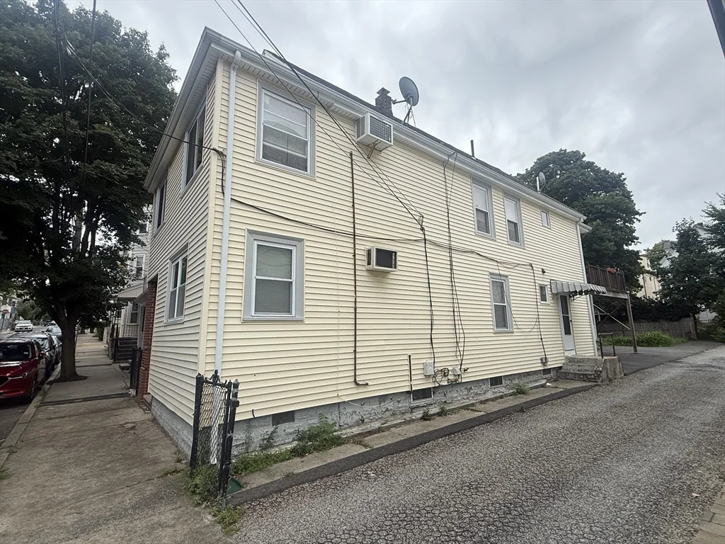 2 bed, 1 bath apartment for rent at 72 Moreland St Unit 2, Winter Hill — photo 12 of 13
