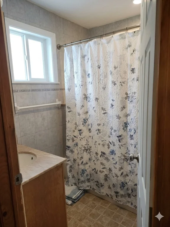 2 bed, 1 bath apartment for rent at 72 Moreland St Unit 2, Winter Hill — photo 7 of 13