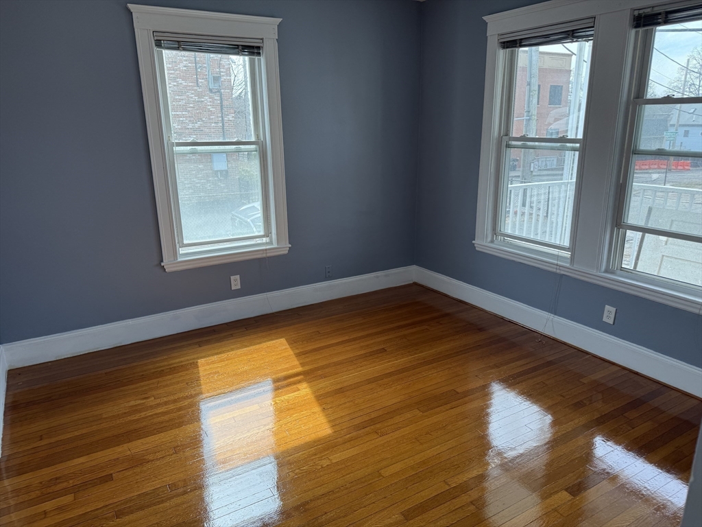 3 bed, 1 bath apartment for rent at 72 Newbury Ave Unit 1, North Quincy — photo 7 of 15