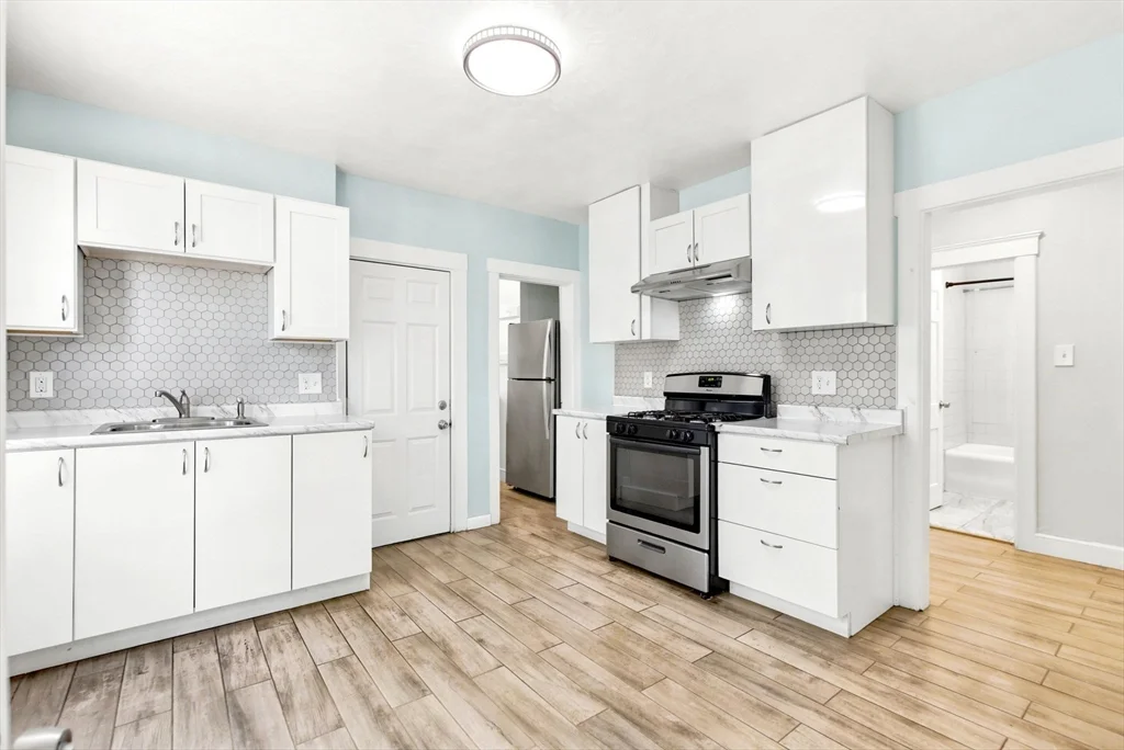 3 bed, 1 bath apartment for rent at 72 Olney St Unit 1, Dorchester — photo 7 of 28