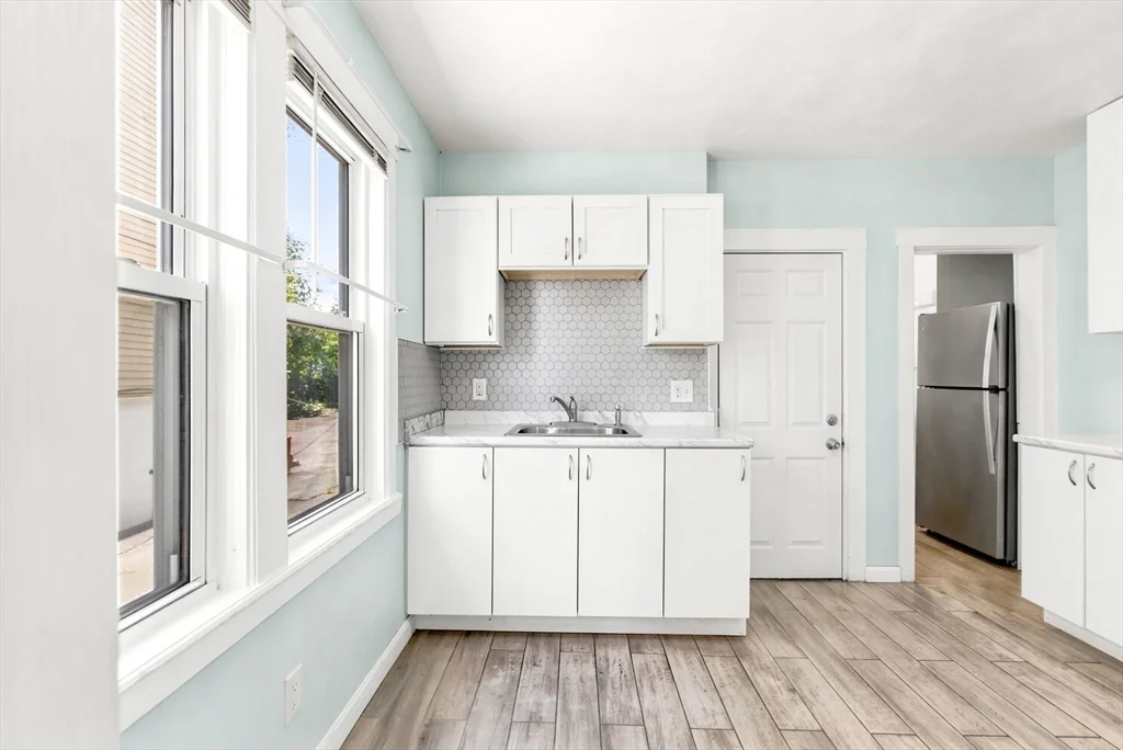3 bed, 1 bath apartment for rent at 72 Olney St Unit 1, Dorchester — photo 5 of 28