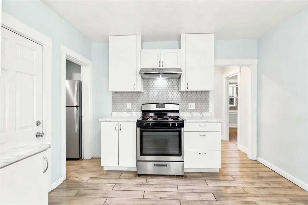3 bed, 1 bath apartment for rent at 72 Olney St Unit 1, Dorchester — photo 8 of 28