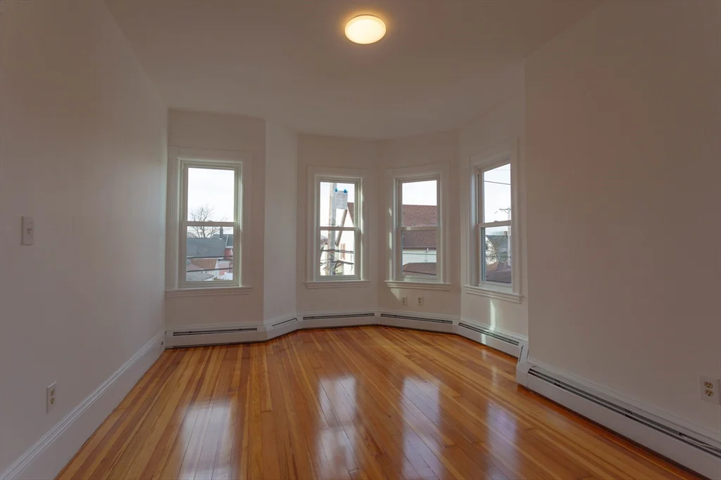 4 bed, 2 bath apartment for rent at 72 Phipps Unit 2, Quincy — photo 4 of 21