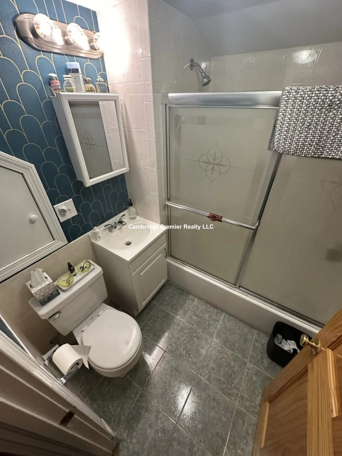2 bed, 1 bath apartment for rent at 72 Powderhouse Blvd Unit 3, Tufts — photo 5 of 8