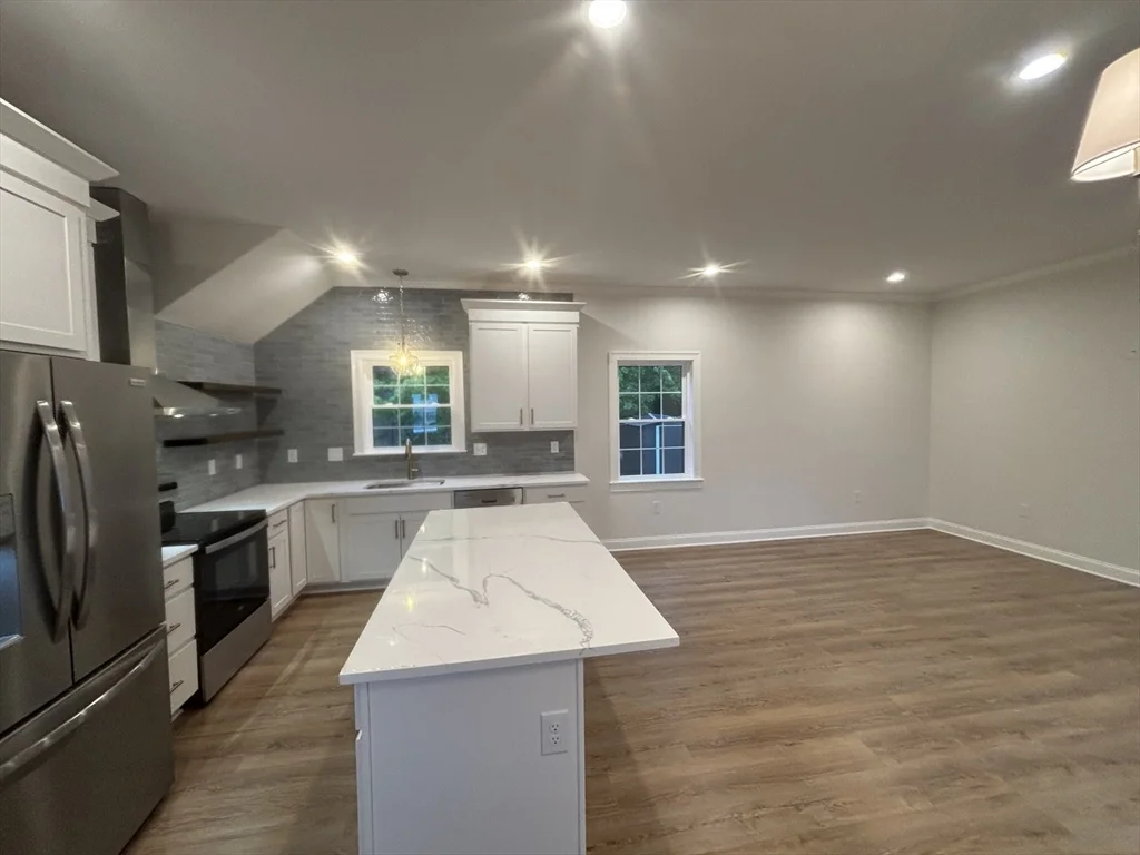 2 bed, 1 bath apartment for rent at 72 Prospect St Unit 4, Clinton — photo 18 of 18