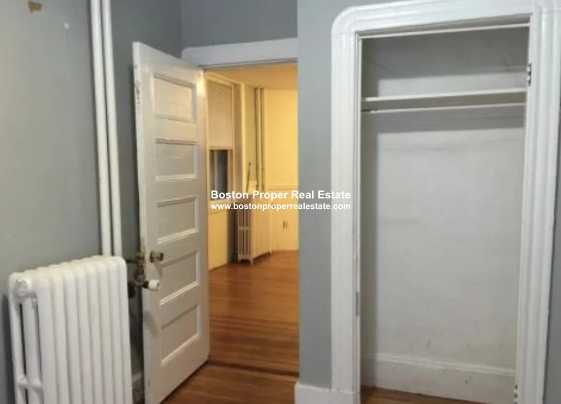 3 bed, 1 bath apartment for rent at 72 Revere St Unit 1R, Beacon Hill — photo 6 of 9