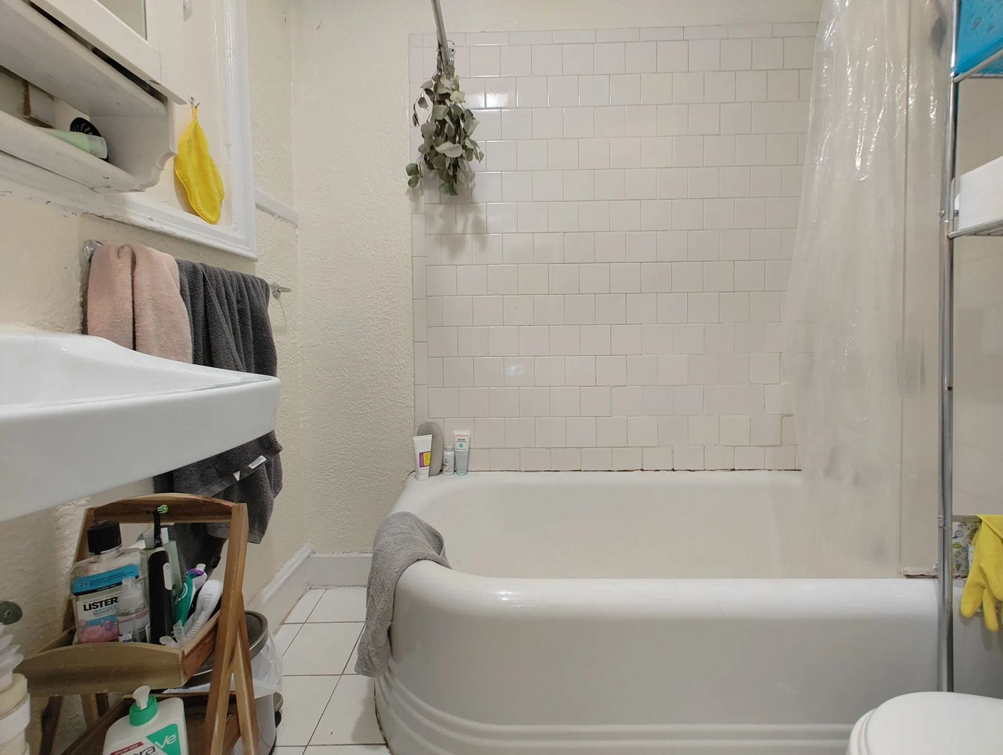 3 bed, 1 bath apartment for rent at 72 Revere St Unit 2R, Beacon Hill — photo 7 of 7