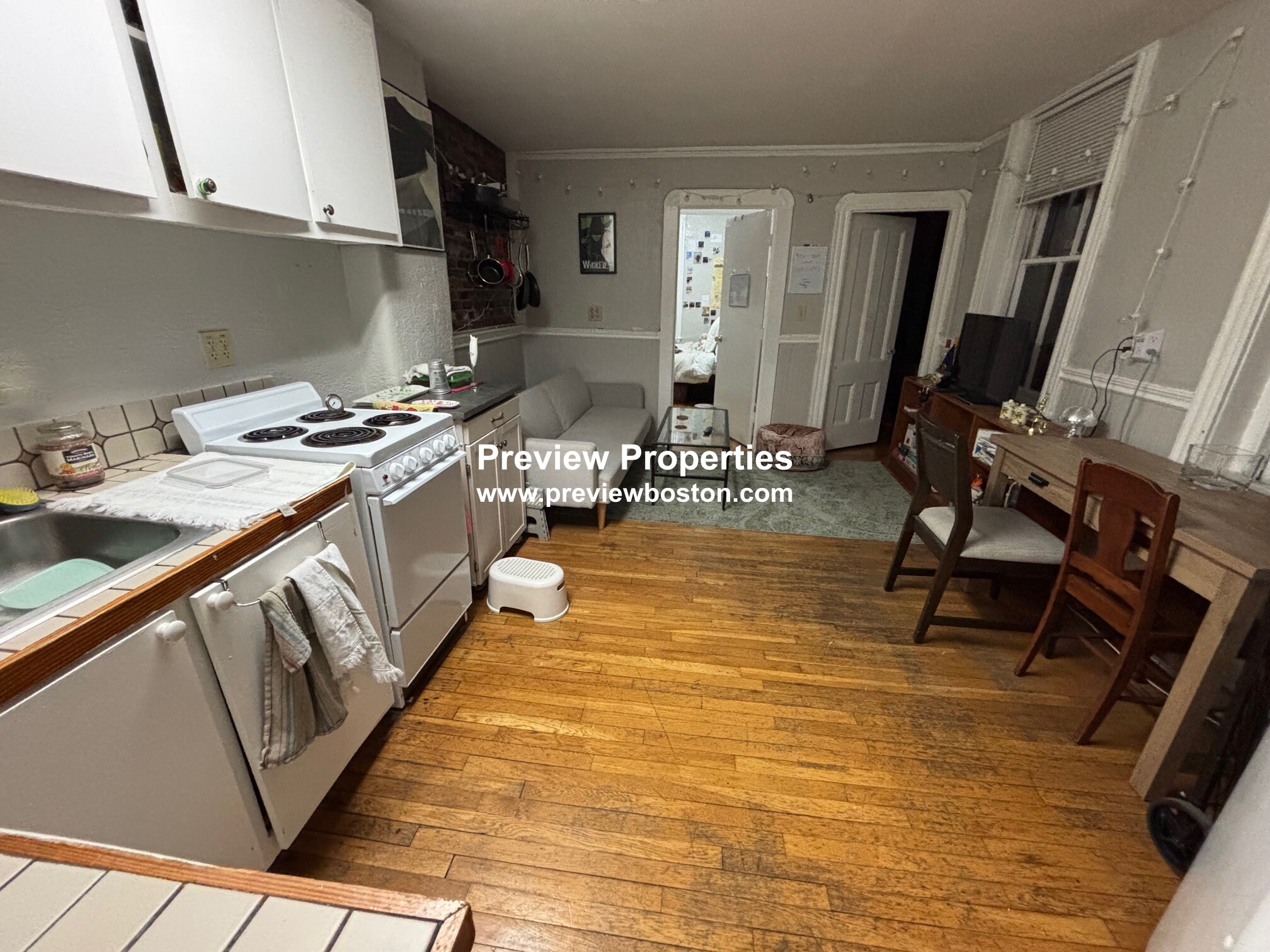 3 bed, 1 bath apartment for rent at 72 Revere St Unit 3RP, Beacon Hill — photo 4 of 9