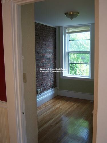 3 bed, 1 bath apartment for rent at 72 Revere St Unit 4R, Beacon Hill — photo 4 of 13