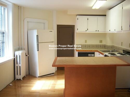 3 bed, 1 bath apartment for rent at 72 Revere St Unit 4R, Beacon Hill