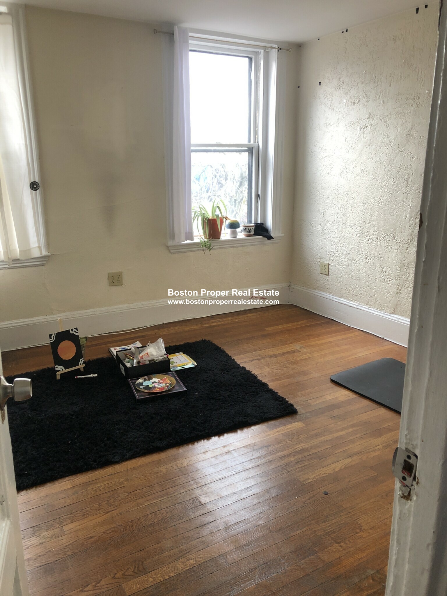 3 bed, 1 bath apartment for rent at 72 Revere St Unit 4R, Beacon Hill — photo 2 of 13