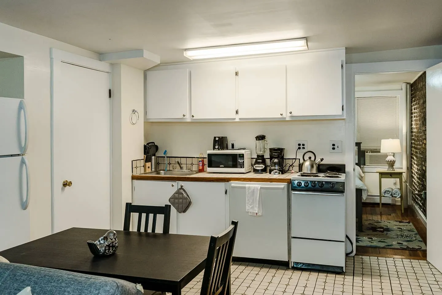 1 bed, 1 bath apartment for rent at 72 Revere St Unit A, Beacon Hill — photo 7 of 10