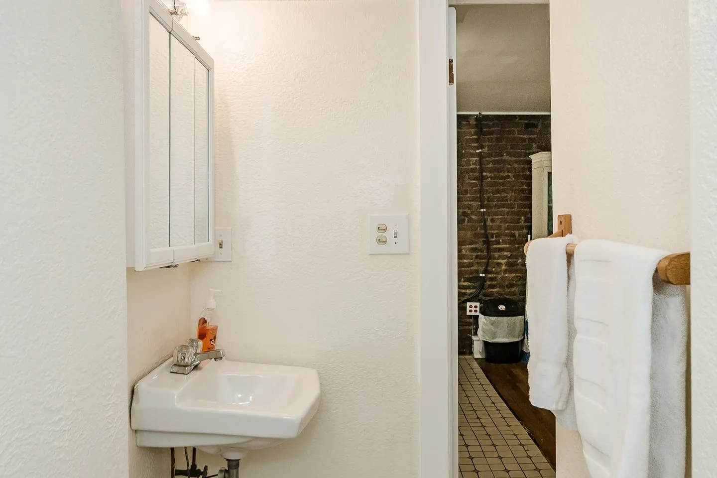 1 bed, 1 bath apartment for rent at 72 Revere St Unit A, Beacon Hill — photo 2 of 10