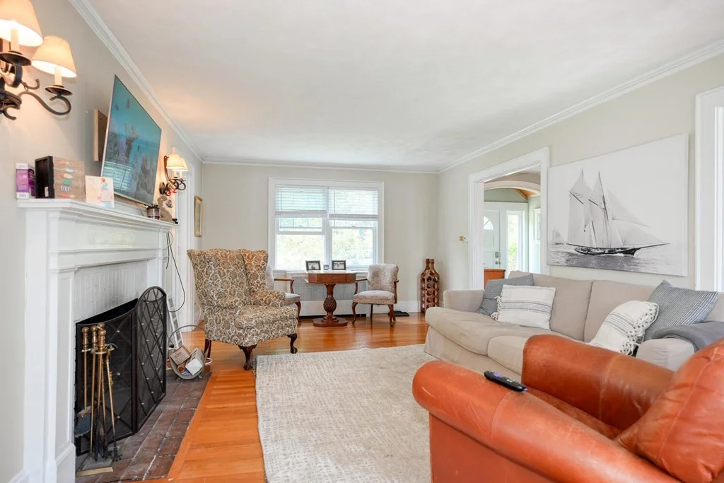 4 bed, 1 bath apartment for rent at 72 Richardson Rd, Belmont — photo 6 of 33