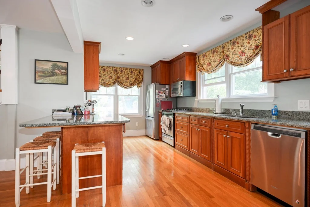 4 bed, 1 bath apartment for rent at 72 Richardson Rd, Belmont — photo 12 of 33